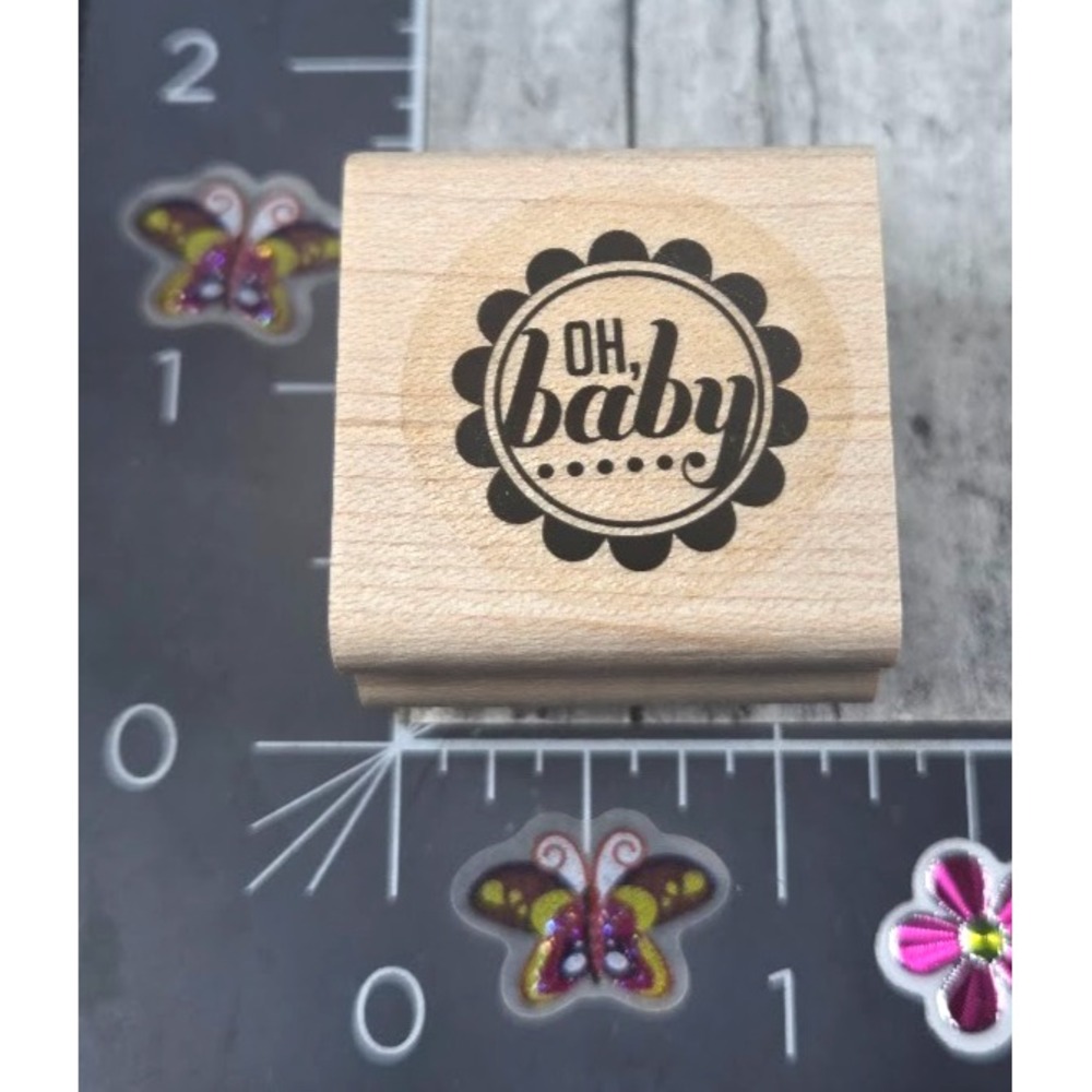 Stampin' Up! Oh Baby Scalloped Circle Rubber Stamp Wood #E21